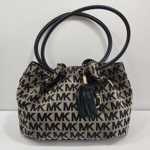 Michael Kors East West Signature Logo Monogram Beige/Black Bucket Bag